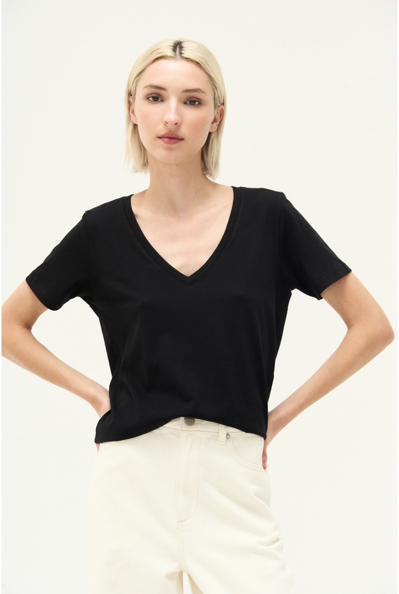 REMERA V M/C TAYLOR