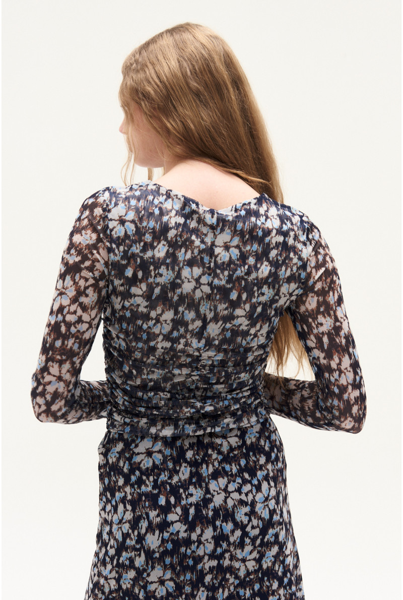 REMERA V M/L ETTA