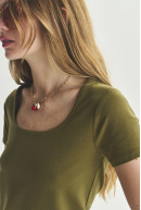 REMERA C/CUADRADO M/C HAROLD