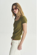 REMERA C/CUADRADO M/C HAROLD