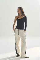 REMERA ASIMETRICA ARIANA