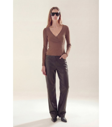 REMERA CRUZADA KYLIE