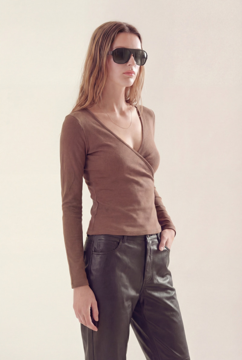 REMERA CRUZADA KYLIE