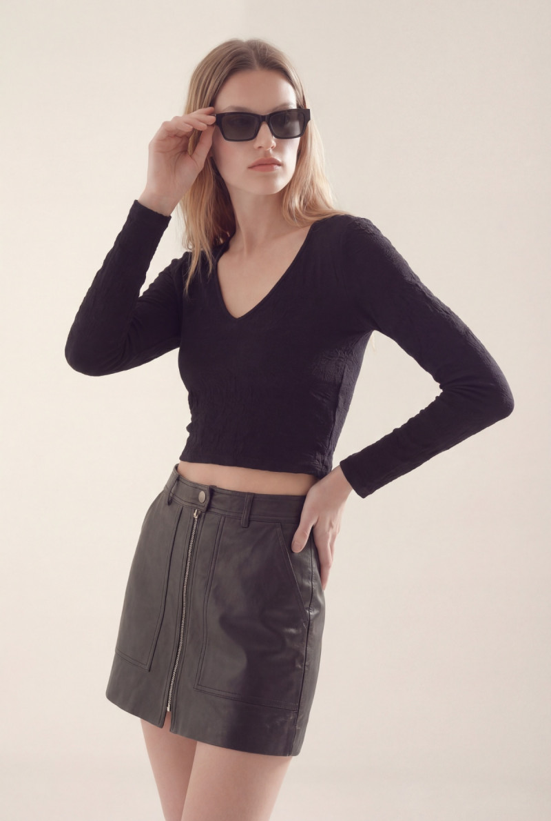 REMERA CUELLO V COBAIN