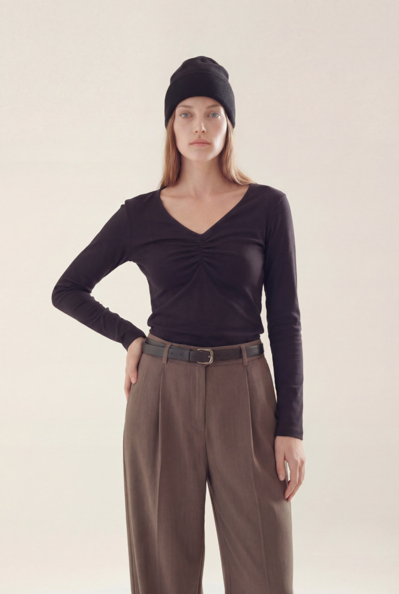 REMERA CUELLO V  DYLAN