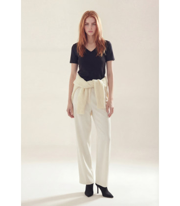 REMERA CUELLO V MANGA CORTA NAOMI