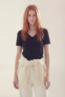 REMERA CUELLO V MANGA CORTA NAOMI