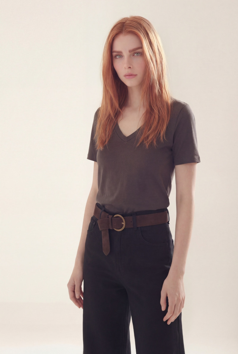 REMERA CUELLO V MANGA CORTA NAOMI