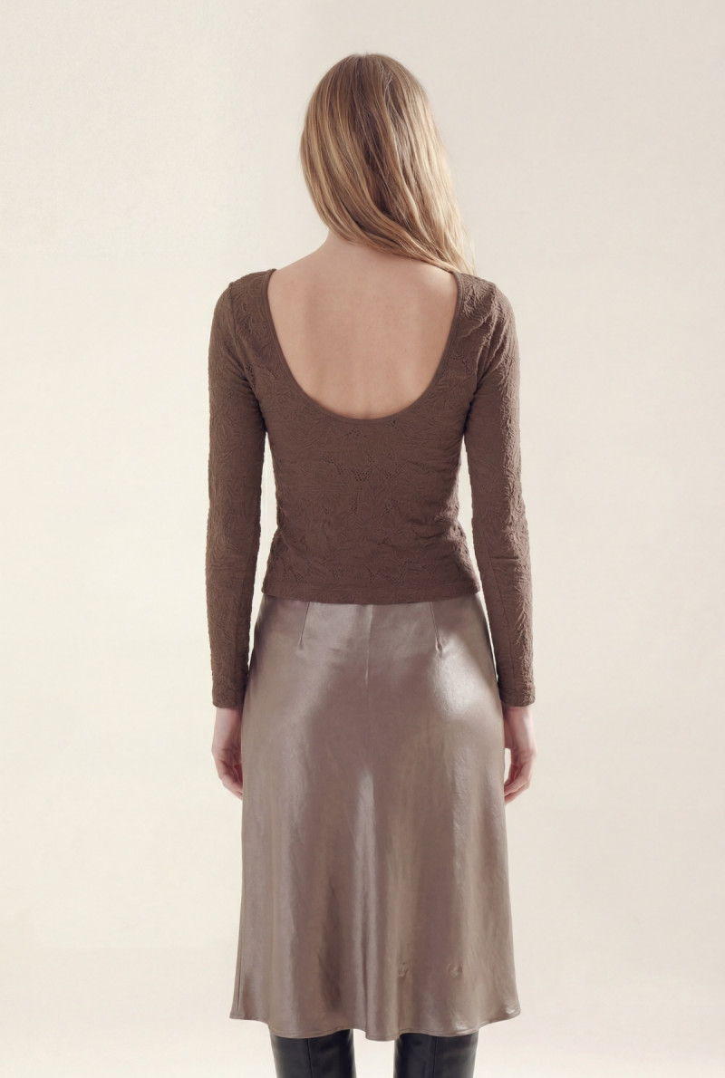 REMERA CUELLO V COBAIN