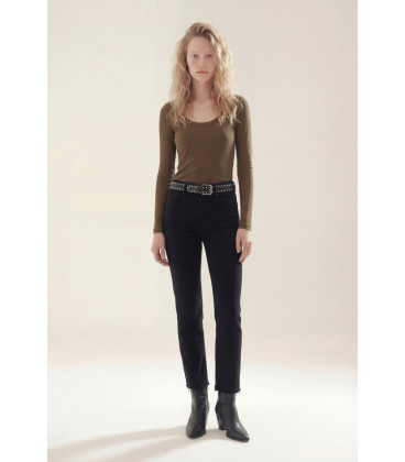 REMERA CUELLO U SIMONE