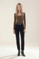 REMERA CUELLO U SIMONE