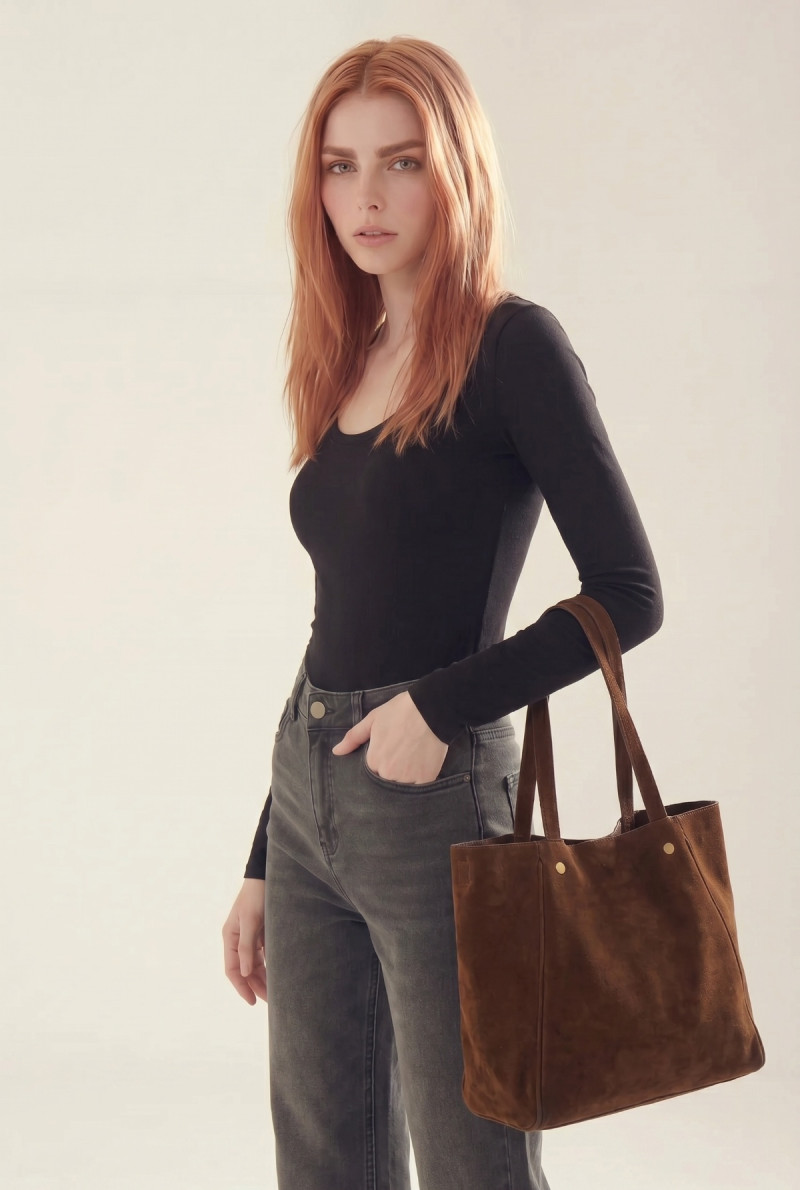 REMERA CUELLO U SIMONE