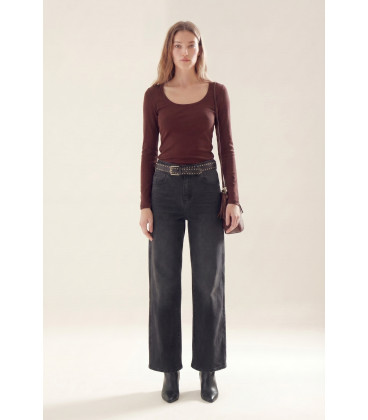 REMERA CUELLO CUADRADO SIMONE