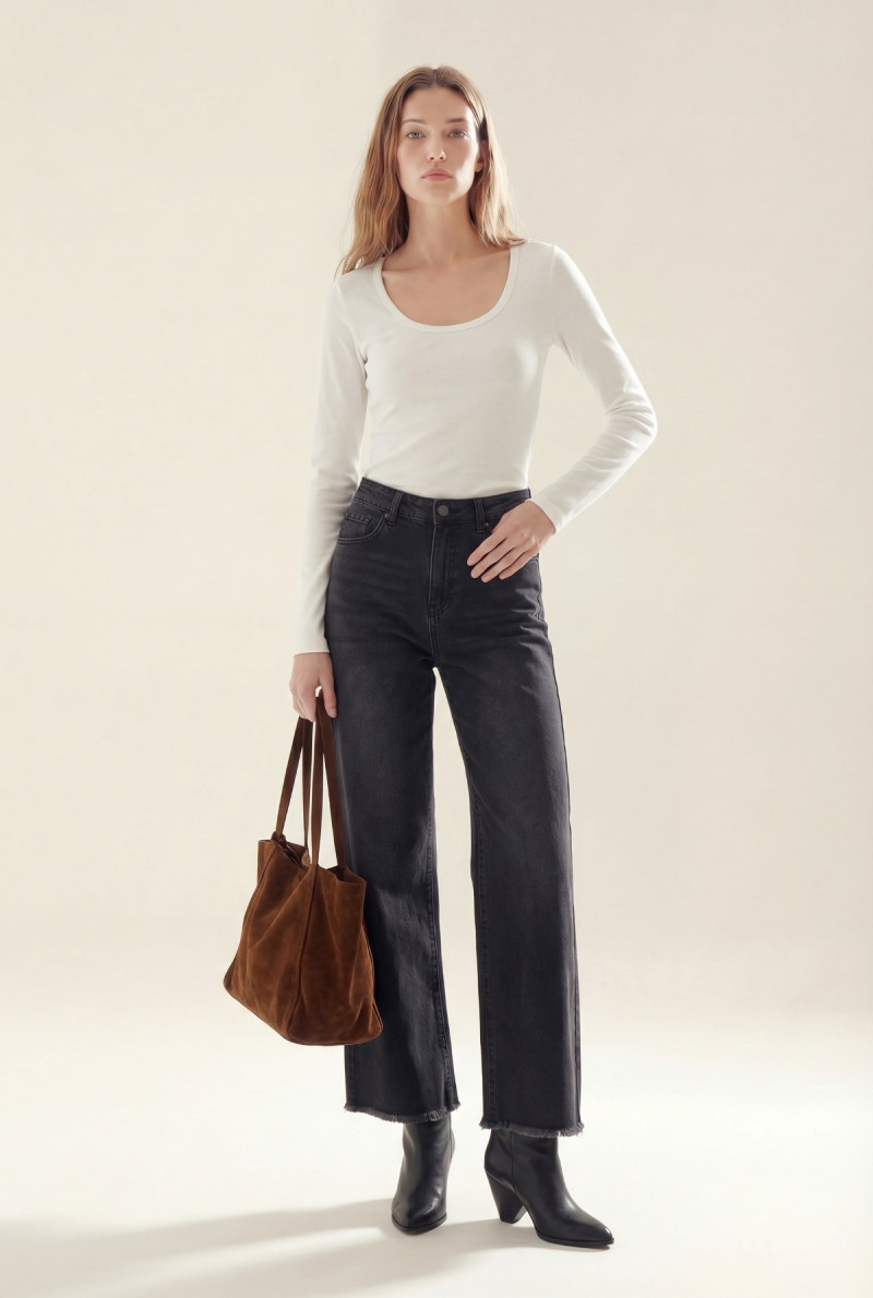 REMERA CUELLO CUADRADO SIMONE