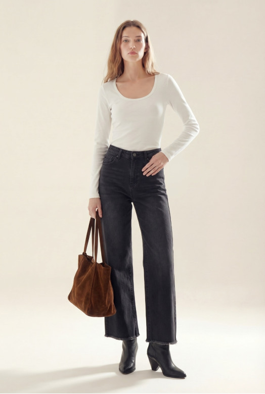 REMERA CUELLO CUADRADO SIMONE