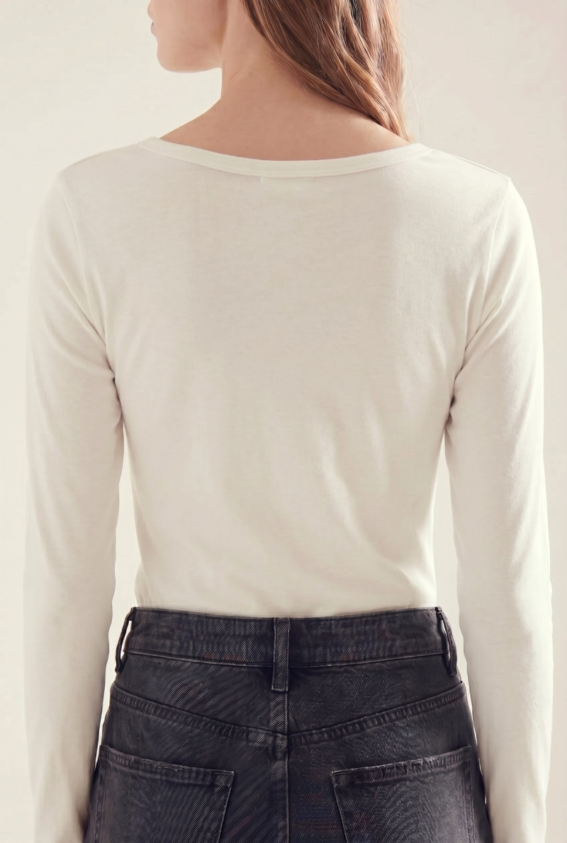 REMERA CUELLO CUADRADO SIMONE