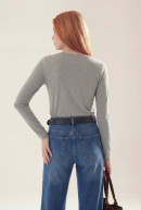 REMERA CUELLO V SIMONE