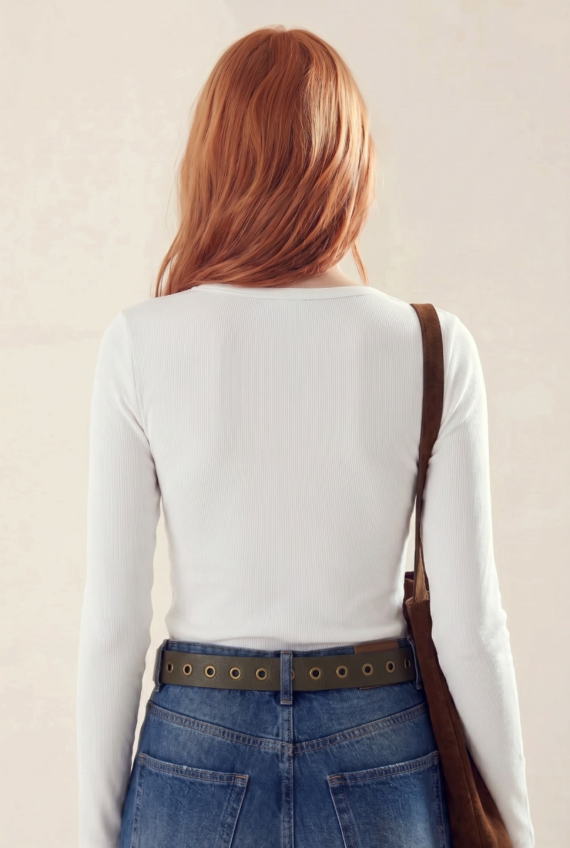 REMERA CUELLO U SIMONE