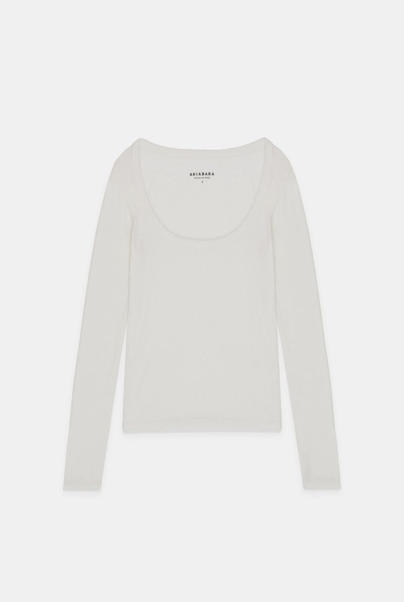 REMERA CUELLO U SIMONE