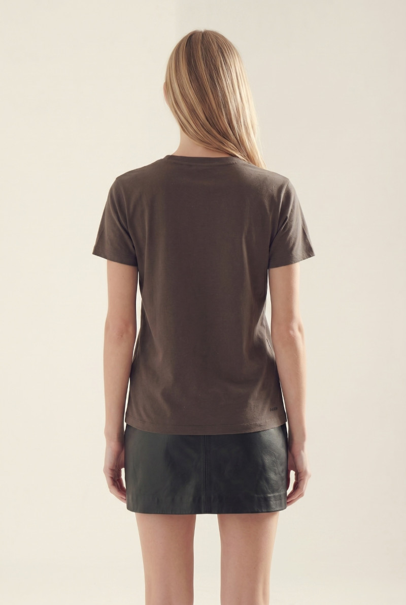 REMERA CUELLO V MANGA CORTA ALLISON