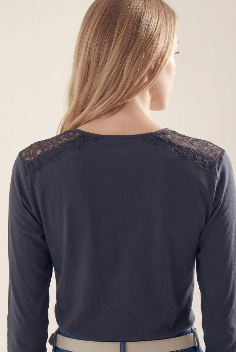 REMERA SARA