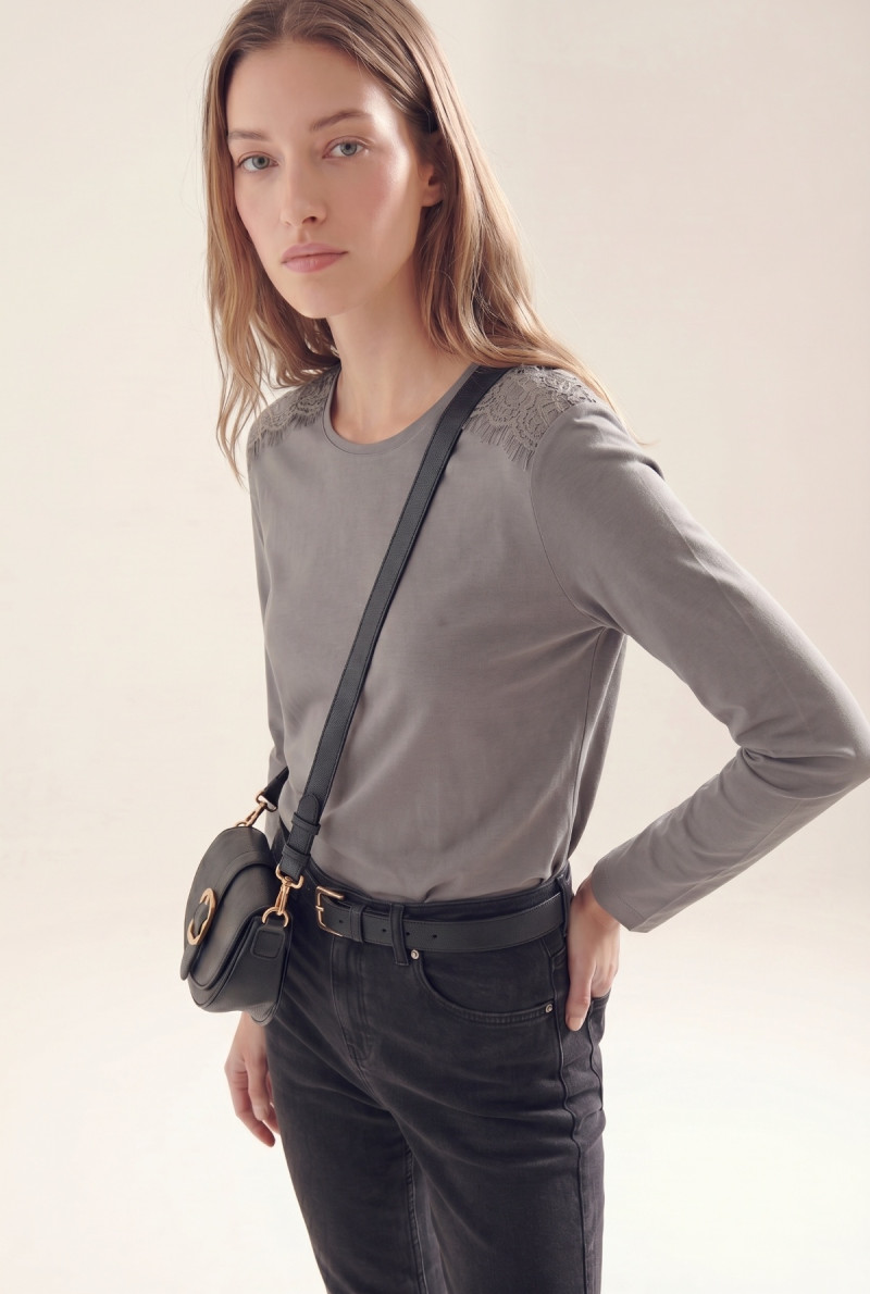 REMERA SARA