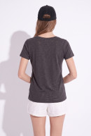 REMERA ESCOTE V ARETHA