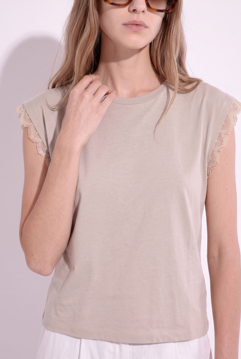 REMERA CUELLO REDONDO SIMONE