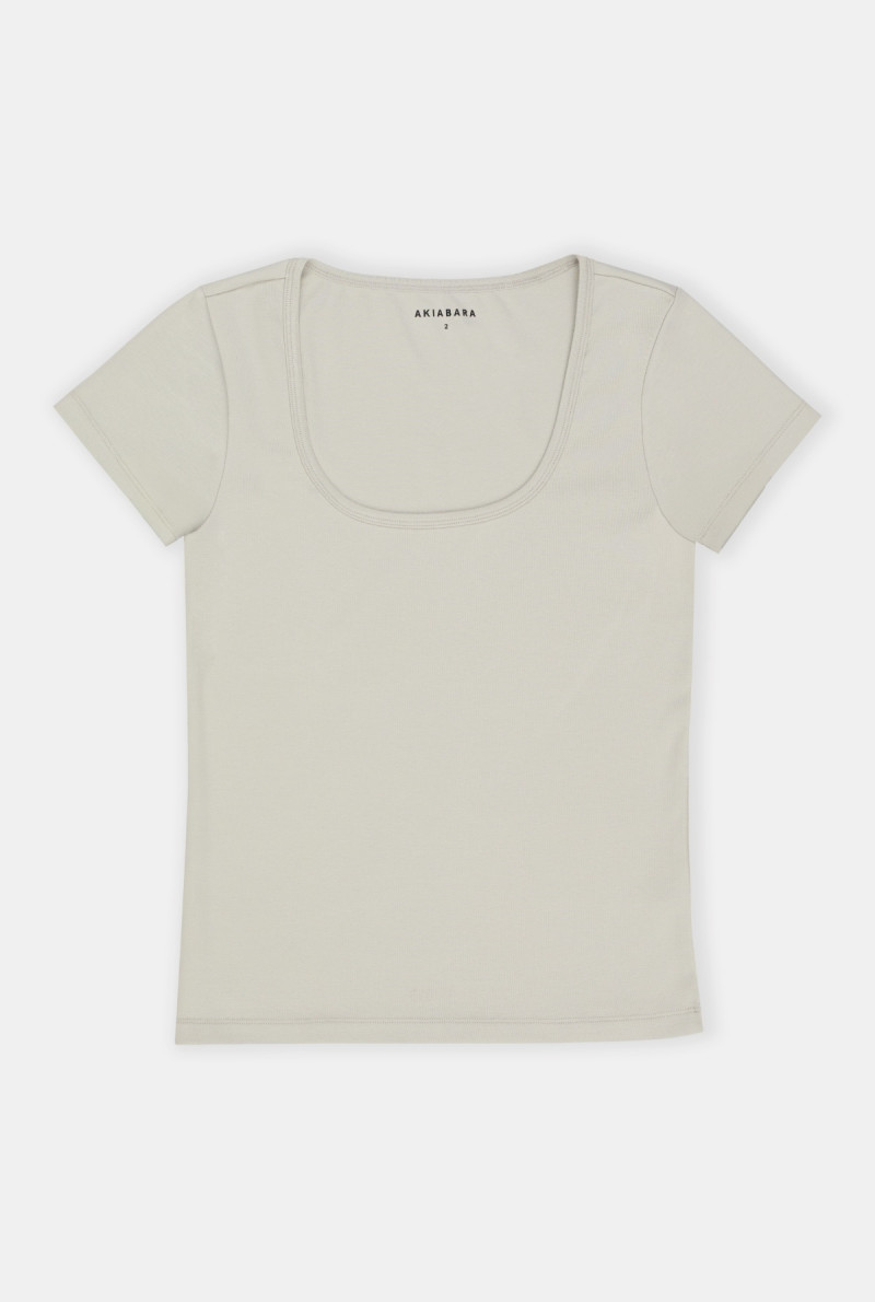 REMERA ESCOTE CUADRADO IRIS