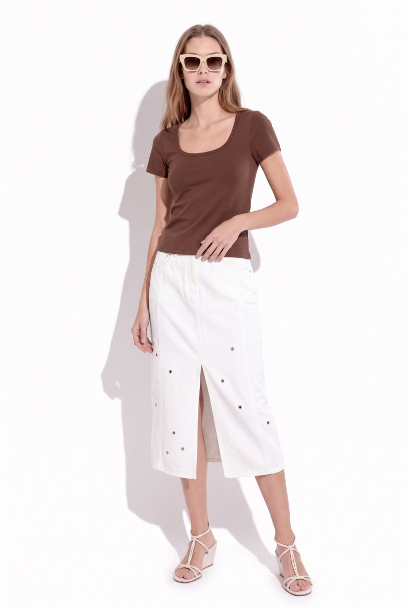 REMERA ESCOTE CUADRADO IRIS
