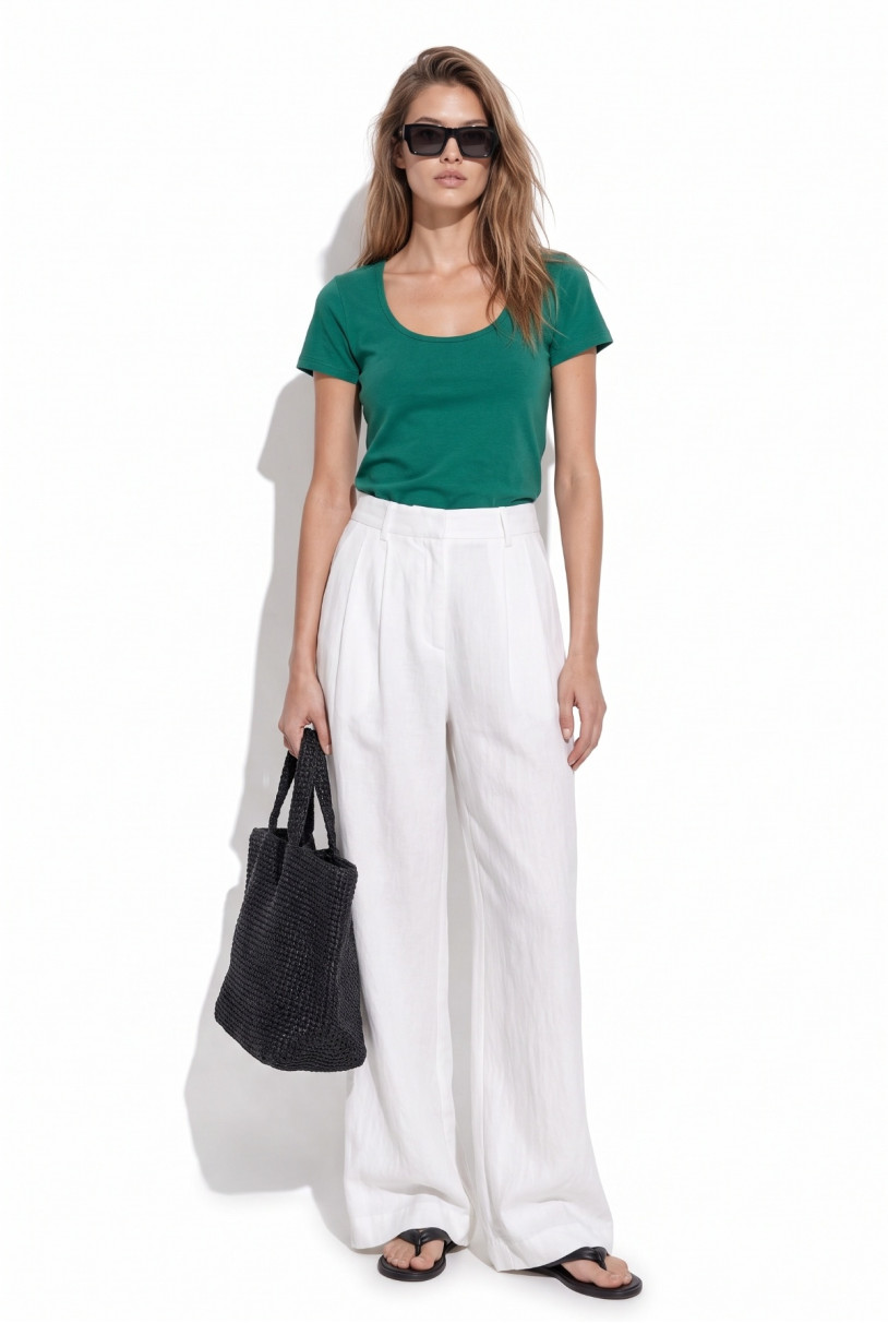REMERA ESCOTE CUADRADO IRIS