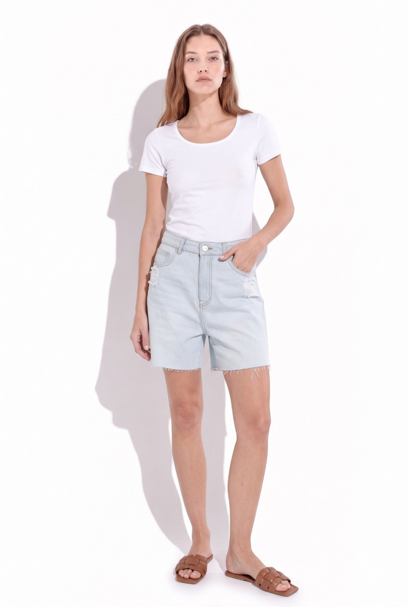 SHORT CON ROTURAS CHUCK