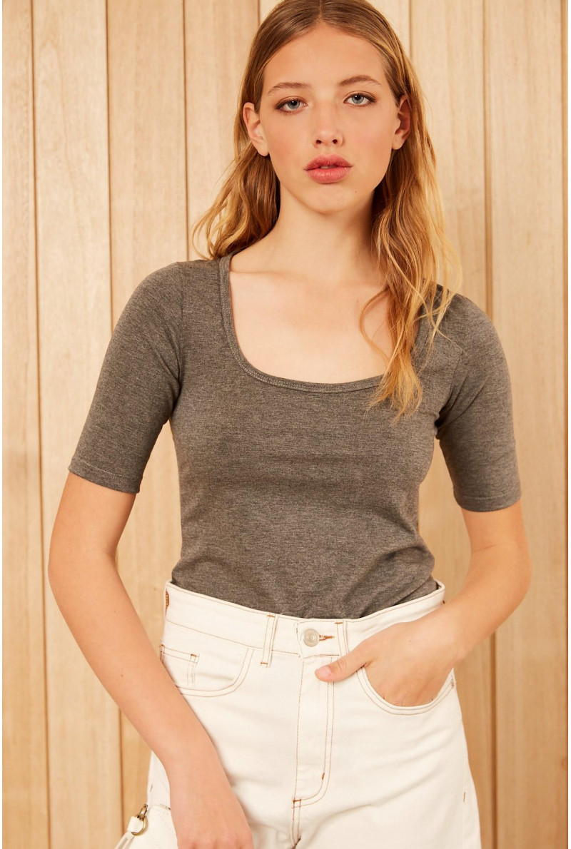 REMERA C/R M/CODO NOAH